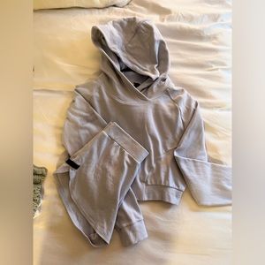 Identify Alphalete Cropped hoodie & Shorts set